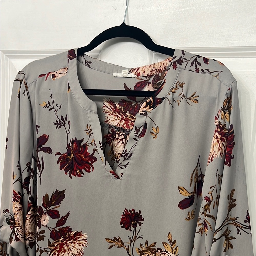 Gray and Red Relaxed Floral Blouse with V-Neck